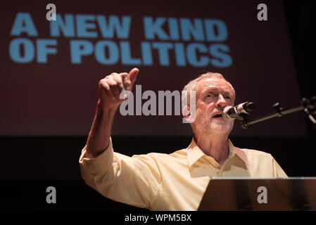 Le Rock Tour, Route Tufnell Park, Royaume-Uni. 10 Septembre, 2015. Jeremy Corbyn MP assiste à un rassemblement à la roche dans la tour, Tufnell Park au nord de Londres. Le ve Banque D'Images