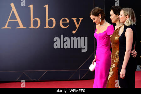Elizabeth McGovern, Michelle Dockery et Laura Carmichael assister à la première mondiale de Downton Abbey, tenue à l'Cineworld Leicester Square, Londres. Banque D'Images