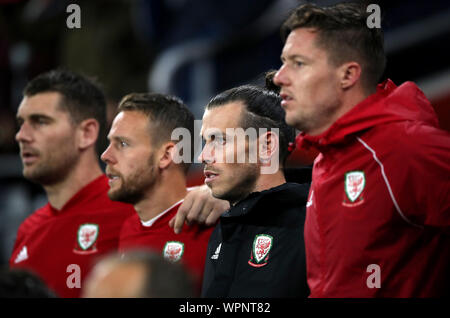 Pays de Galles' Gareth Bale sur le banc pendant le match amical à Cardiff City Stadium, Cardiff, Pays de Galles. Banque D'Images
