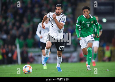 Duels, duel Emre pouvez (Allemagne) et Jamal Lewis (Irlande du Nord). GES/football/Qualification EURO : l'Irlande du Nord - Allemagne, 09.09.2019 Football/soccer : qualificatifs européens : l'Irlande du Nord contre l'Allemagne, à Belfast, le 9 septembre 2019 | dans le monde d'utilisation Banque D'Images