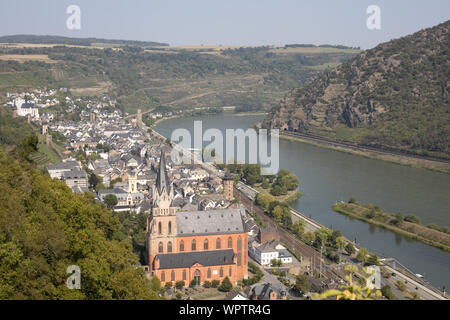 Vue d'Oberwesel sur les rives du Rhin, Allemagne Banque D'Images