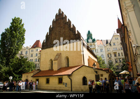 Le 13e. siècle Synagogue Vieille-Nouvelle est la plus ancienne synagogue de l'Europe. Prague République tchèque. Banque D'Images