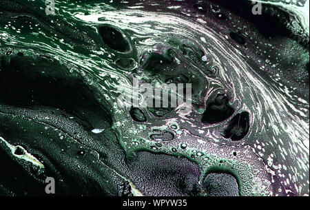 Résumé fond d'encre. En style. Trait de peinture noire sur la texture du papier blanc. Fond d'écran pour le web et la conception de jeux. La boue grunge art. macro image de pe Banque D'Images