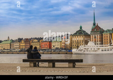 La Suède, Stockholm City skyline à Gamla Stan et Slussen avec amour couple