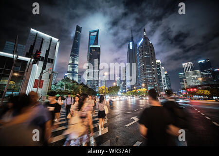 Shanghai, Chine. 08Th Sep 2019. Une vue de la Tour de Shanghai et Shanghai World Financial Center de siècle dans l'Avenue Pudong, Shanghai. Credit : SOPA/Alamy Images Limited Live News Banque D'Images