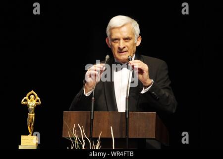 Business Centre Club gala. 16 01 2010 Varsovie, Pologne. Sur la photo : Jerzy Buzek Banque D'Images