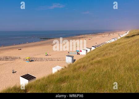 Les dunes et la plage entre Oostkapelle et Domburg sur la presqu'île Walcheren, Zélande, Pays-Bas. Duenen und Strand zwischen Oostkapelle und Domb Banque D'Images