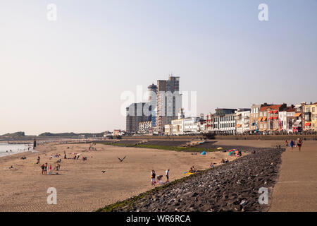 La plage de Vlissingen, les bâtiments sur le Boulevard Bankert, Walcheren, Zélande, Pays-Bas. der Strand à Vlissingen, Haeuser am Boulevard Bankert, Wal Banque D'Images