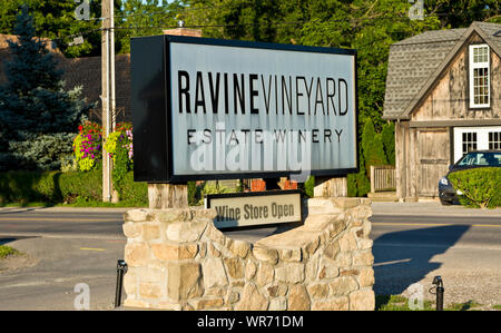 Ravine Vineyard Estate Winery à St David's de l'Ontario, dans la région de Niagara. La région vinicole de Niagara, au Canada. Banque D'Images