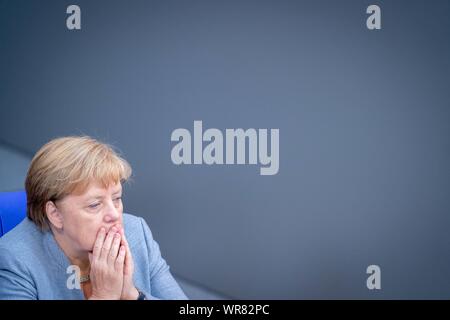 Berlin, Allemagne. 10 Sep, 2019. La chancelière Angela Merkel (CDU) assiste à la session du Bundestag au début du budget 7. Credit : Kay Nietfeld/dpa/Alamy Live News Banque D'Images