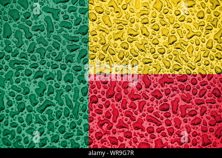 Drapeau national du Bénin a fait des gouttes d'eau. Prévisions fond concept saison. Banque D'Images