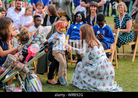 La duchesse de Cambridge, lors d'une visite à la "Retour à la nature' Festival à Wisley RHS Garden, à Woking, Surrey. Banque D'Images