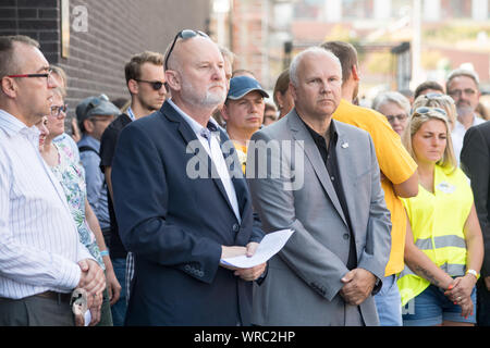 Le pasteur Jobst Bittner et le pasteur Edward Cwierz pendant la marche de la vie avec le message de réconciliation se souvenir ensemble à l'avenir dans un 80e Banque D'Images