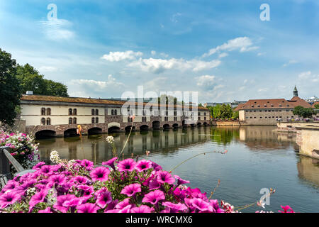 Les Ponts Couverts Gedeckte Brucken trois ponts et de quatre tours dans le centre de Strasbourg Banque D'Images