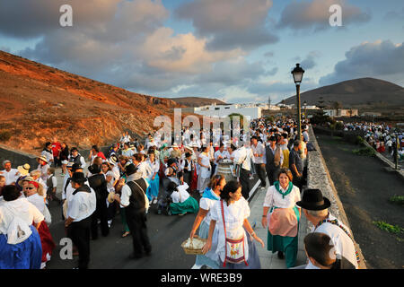 Romeria (pèlerinage) de Nuestra Señora de las Dolores (dame des volcans). Les gens viennent à pied de toute l'île et l'amener des offres pour la d Banque D'Images