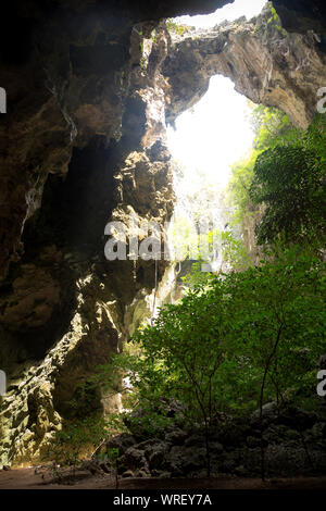 Grotte de Phraya Nakhon est le plus visité est un pavillon à pignons construit pendant le règne du Roi Rama sa beauté et distinctif ident Banque D'Images