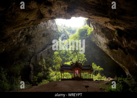 Grotte de Phraya Nakhon est le plus visité est un pavillon à pignons construit pendant le règne du Roi Rama sa beauté et distinctif ident Banque D'Images