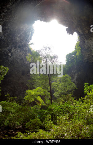 Grotte de Phraya Nakhon est le plus visité est un pavillon à pignons construit pendant le règne du Roi Rama sa beauté et distinctif ident Banque D'Images