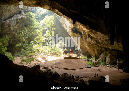 Grotte de Phraya Nakhon est le plus visité est un pavillon à pignons construit pendant le règne du Roi Rama sa beauté et distinctif ident Banque D'Images