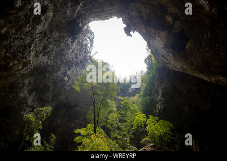 Grotte de Phraya Nakhon est le plus visité est un pavillon à pignons construit pendant le règne du Roi Rama sa beauté et distinctif ident Banque D'Images