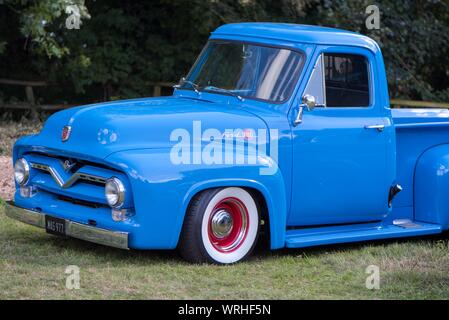 Ancien Bleu, corbeille pickup Ford Classic Car Show, Hinton, armes Cheriton, Hampshire, Royaume-Uni Banque D'Images