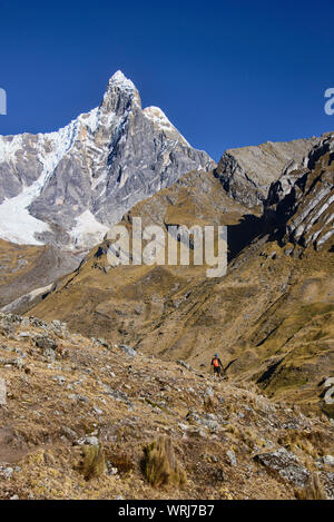 Paysage incroyable beauté, Laguna Carhuacocha, Cordillera Huayhuash, Ancash, Pérou Banque D'Images