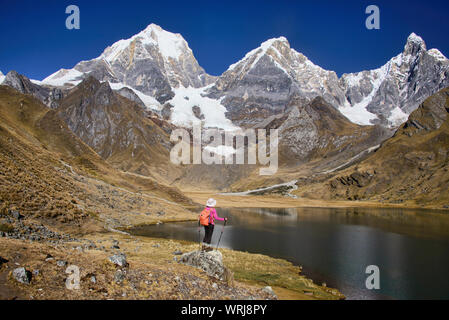 Paysage incroyable beauté, Laguna Carhuacocha, Cordillera Huayhuash, Ancash, Pérou Banque D'Images