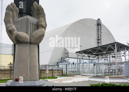 (Tchernobyl) Tchernobyl : 4 réacteur nucléaire endommagé avec nouveau confinement de sécurité (NSC ou nouveau refuge ou deuxième sarcophage de Tchernobyl Tchernobyl (en)) Exclusi Banque D'Images