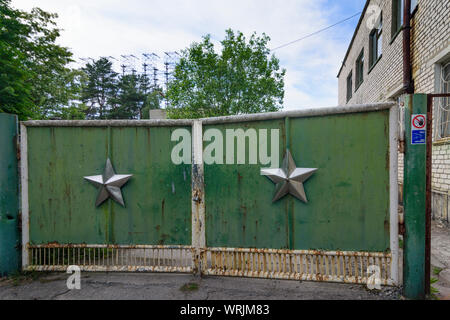 (Tchernobyl) Tchernobyl : porte d'entrée au quartier de Duga en radar (Tchernobyl), zone d'exclusion de Tchernobyl Kiev Kiev oblast, Ukraine Banque D'Images