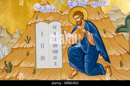 L'icône de Moïse recevant les Dix commandements sur le mont Sinaï. L'Eglise grecque-catholique de Saint Elie. Banque D'Images