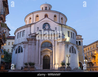 St Vitus (Sv Vida) cathédrale catholique romaine fondée en 1638. Rijeka, Croatie. L'architecture de la rotonde est rare pour la région. Banque D'Images