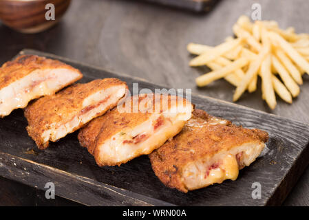 Cuisine orientale, crevettes et Kofta et kabab sur un plat de style Banque D'Images