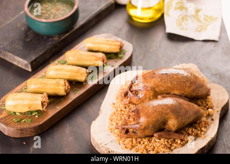 Cuisine orientale, crevettes et Kofta et kabab sur un plat de style Banque D'Images