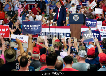 Fayetteville, États-Unis. 09Th Sep 2019. Le président Donald J. Trump prend la parole lors du rassemblement à MAGA Fayetteville. Credit : SOPA/Alamy Images Limited Live News Banque D'Images