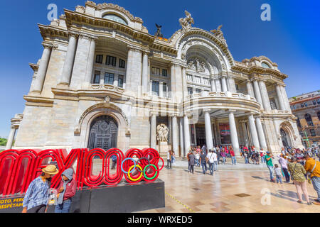 La ville de Mexico, Mexique-2 Août 2019 : Vue du Palais des Beaux-Arts (Palacio de Bellas Artes) à Alameda Central Park près de Mexico le centre historique (Z Banque D'Images