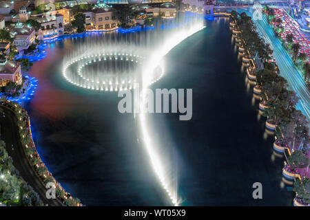 Vue aérienne de Fountain Show de Las Vegas la nuit Banque D'Images
