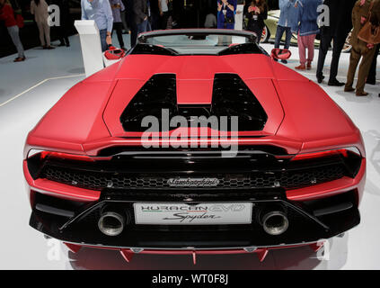 Francfort, Allemagne. 10 Sep, 2019. Le constructeur automobile italien Lamborghini affiche la voiture sport décapotable Ouragan Evo 2019 Spyder à l'Internationale Automobil-Ausstellung (AAI). (Photo de Michael Debets/Pacific Press) Credit : Pacific Press Agency/Alamy Live News Banque D'Images