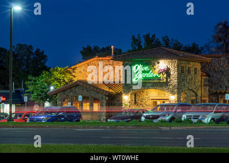 New Hartford, NY - 09 septembre 2019 : l'extérieur de l'Olive Garden Restaurant Cuisine Italienne Emplacement. Olive Garden est une chaîne de restaurant qui propose ca Banque D'Images