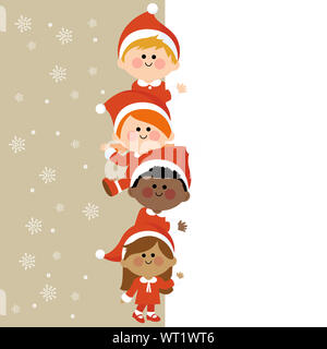 Un joyeux groupe d'enfants vêtus de costumes de Noël holding a blank vertical banner. Banque D'Images