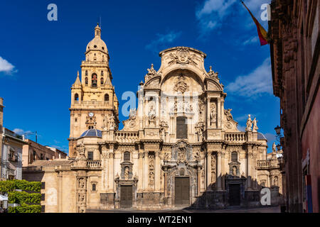 Cathédrale de l'église de Saint Mary, la Santa Iglesia Catedral de Santa Maria en Murcie, Espagne. Un mélange de style gothique et baroque. Banque D'Images