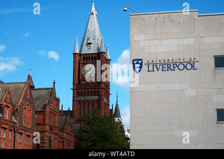 L'édifice Victoria de l'Université de Liverpool, également connu sous le nom de l'université en brique rouge, à l'angle de Brownlow Hill et Ashton Street. Banque D'Images