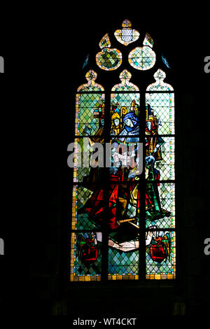 Rennes, Bretagne / France - 26 août 2019 - Vue détaillée de vitraux de l'église de Saint Germain à Rennes en France Banque D'Images