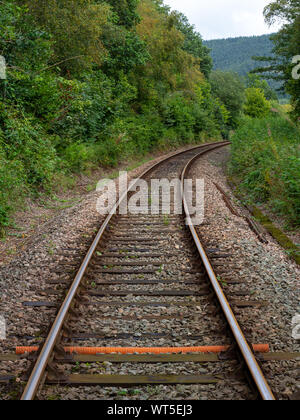 Vue aérienne de Cynghordy dans Carmarthenshire, Dyfed, Wales, UK - avec le viaduc ferroviaire Cynghordy Banque D'Images