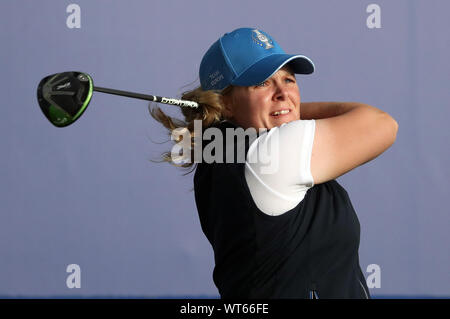 L'Europe de l'équipe Caroline Hedwall tees au large de la 1e au cours de l'aperçu la troisième journée de la Solheim Cup 2019 à Gleneagles Golf Club, à Auchterarder. Banque D'Images