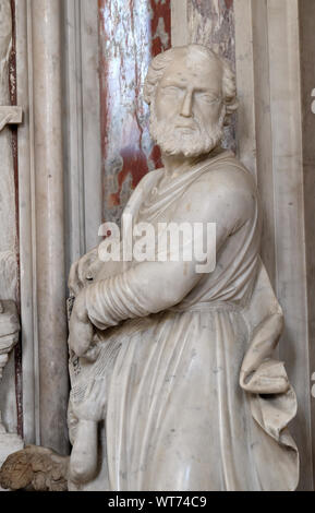 Saint Matthieu l'Évangéliste statue sur l'autel de Saint Jérôme dans le Saint John the Baptist Church, à Zagreb, Croatie Banque D'Images