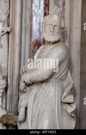 Saint Matthieu l'Évangéliste statue sur l'autel de Saint Jérôme dans le Saint John the Baptist Church, à Zagreb, Croatie Banque D'Images