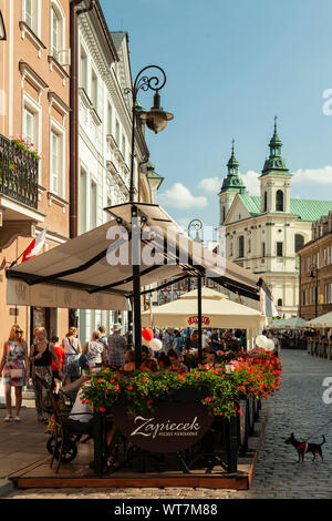 Après-midi d'été à Varsovie, ville nouvelle, la Pologne. Banque D'Images
