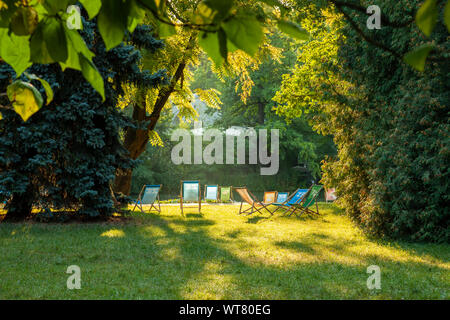 La fin de l'été matin dans Parc des Thermes royaux à Varsovie, Pologne. Banque D'Images