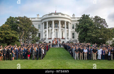 Une garde d'honneur militaire avant l'arrivée du Président des Etats-Unis, Donald J. Trump et la première dame Melania Trump qui observera une minute de silence à 8:46am cest en commémoration du 18e anniversaire des attaques terroristes sur le World Trade Center à New York, New York et le Pentagone à Washington, DC le mercredi, Septembre 11, 2019.Credit : Ron Sachs/CNP /MediaPunch Banque D'Images