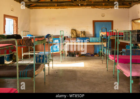 Imani Junior Academy, Nanyuki, Kenya, comté de Laikipia - Juin 13th, 2019 : Photo de dortoirs des filles à l'École Junior Imani, au Kenya avec aucun peop Banque D'Images